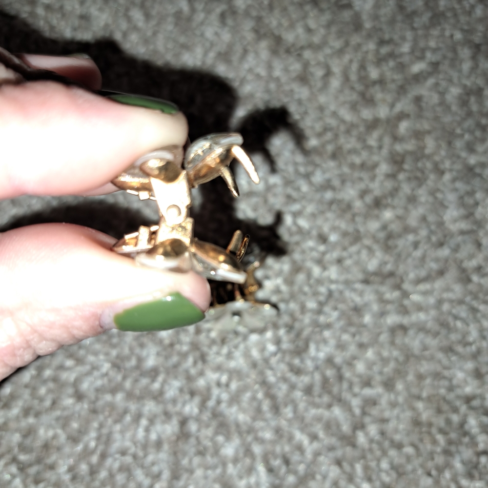 Set Of Two Hair Clip Accessory - Picture 5 of 5